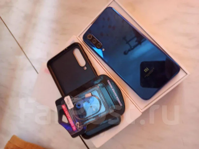 Xiaomi Mi9 SE. �/� ����