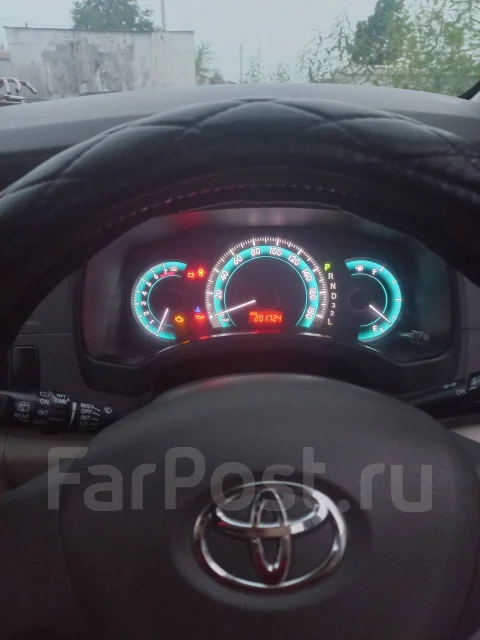 Toyota Isis. �������, ��������, 1.8 (132��.�.), ������, 200 000����. �� ����