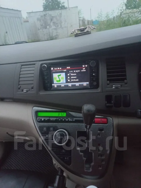 Toyota Isis. �������, ��������, 1.8 (132��.�.), ������, 200 000����. �� ����