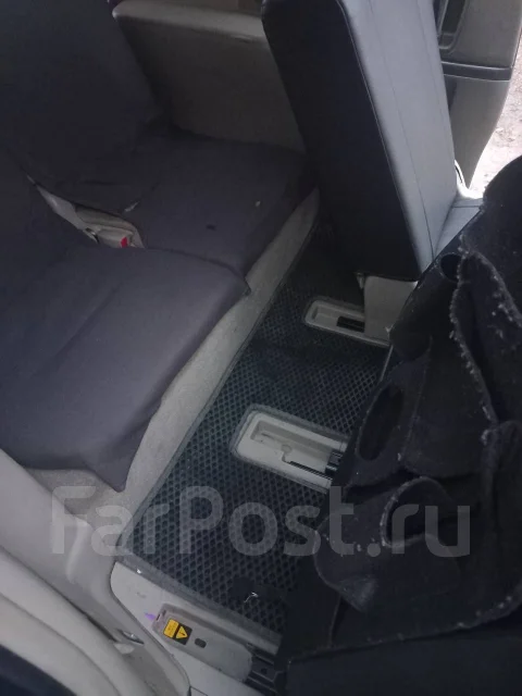 Toyota Isis. �������, ��������, 1.8 (132��.�.), ������, 200 000����. �� ����