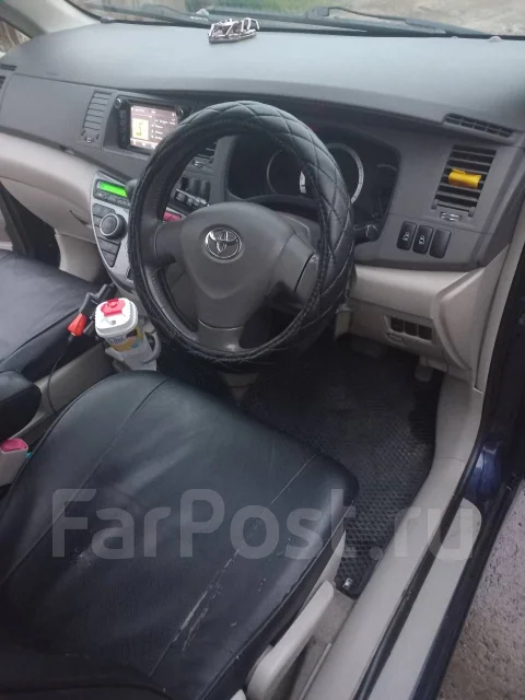 Toyota Isis. �������, ��������, 1.8 (132��.�.), ������, 200 000����. �� ����