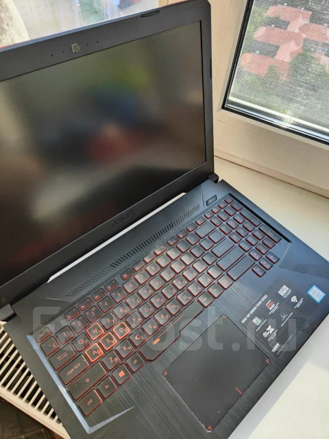Asus TUF Gaming FX504GE. 15.6", 2,3����, ��� 12 ��, ���� 256���, WiFi: 1, Bluetooth: 1, ����������� �� 20��. ����