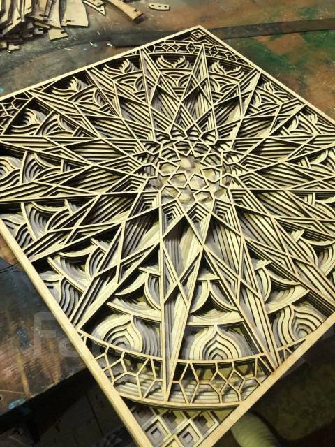 Изготовление табличек из дерева, пластика, оргстекла во Владивостоке