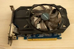 GeForce GT 740 ����