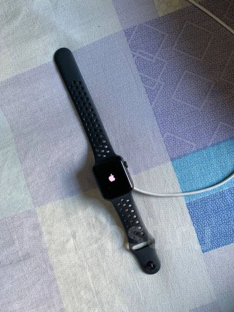 Apple Watch Series 3 Nike+ ����