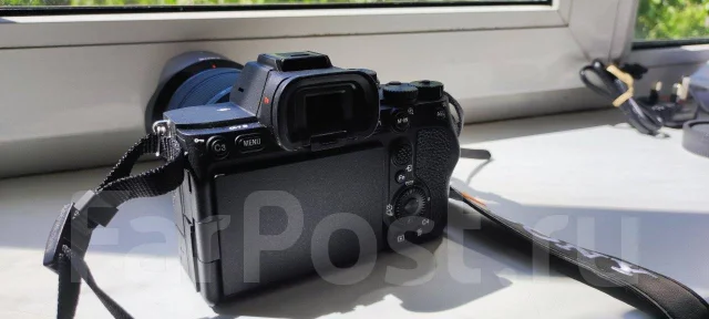 Sony Alpha ILCE-7 IV. 20 � ����� ��, ���: 14� � ����� ����