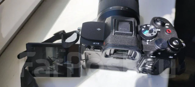 Sony Alpha ILCE-7 IV. 20 � ����� ��, ���: 14� � ����� ����