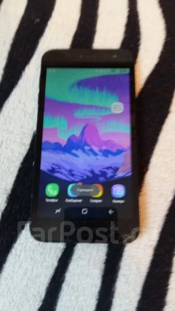 Samsung Galaxy J2. �/�, ������, 3G, 4G LTE, Dual-SIM ����