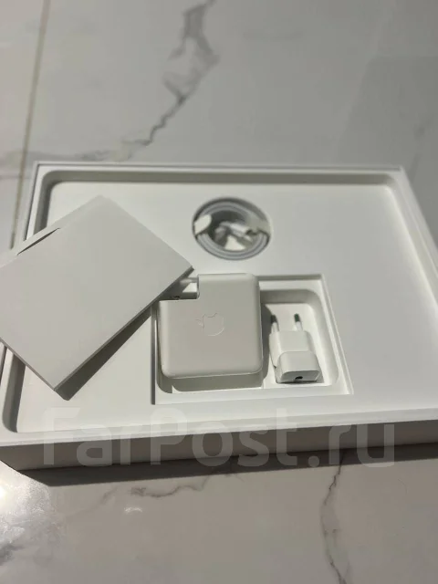 Apple MacBook Pro 13. 13.3", ��� 8 ��, ���� 512���, WiFi: 1, Bluetooth: 1, ����������� �� 12��. ����
