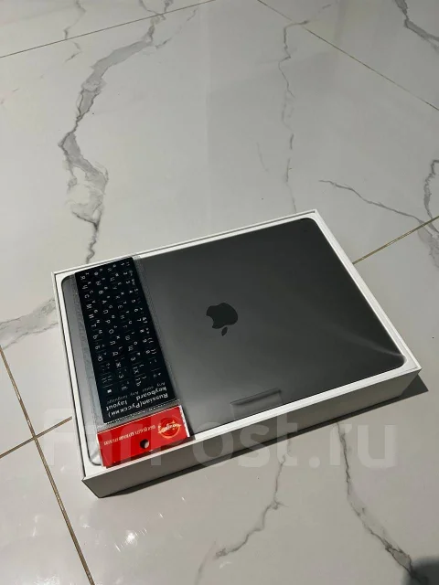 Apple MacBook Pro 13. 13.3", ��� 8 ��, ���� 512���, WiFi: 1, Bluetooth: 1, ����������� �� 12��. ����