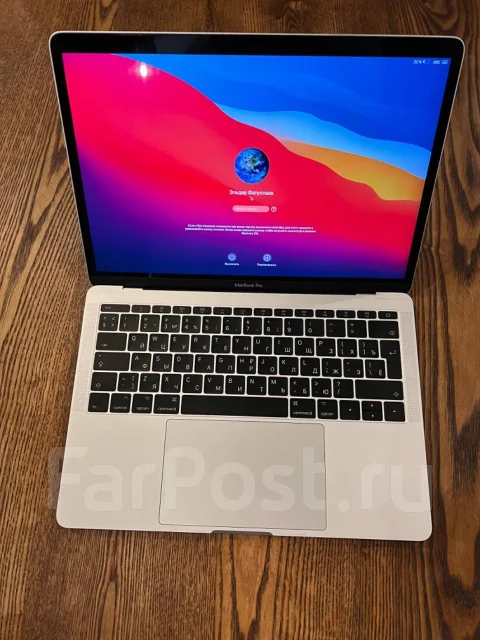 Apple MacBook Pro 13 2017 Mid. 13.3", 2,3����, ��� 8 ��, ���� 128���, WiFi: 1, Bluetooth: 1, ����������� �� 10��. ����