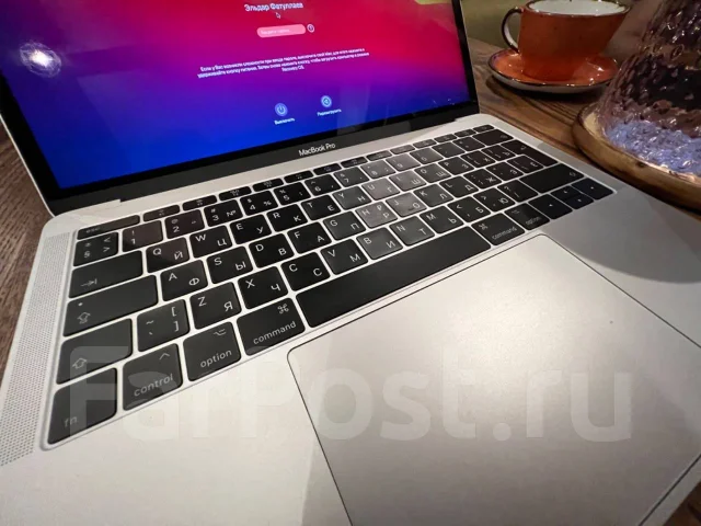 Apple MacBook Pro 13 2017 Mid. 13.3", 2,3����, ��� 8 ��, ���� 128���, WiFi: 1, Bluetooth: 1, ����������� �� 10��. ����