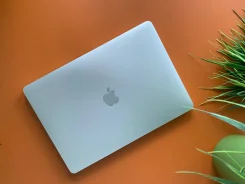 Apple MacBook Pro 13 2017 Mid. 13.3", 2,3����, ��� 8 ��, ���� 128���, WiFi, Bluetooth, ����������� �� 12��. ����