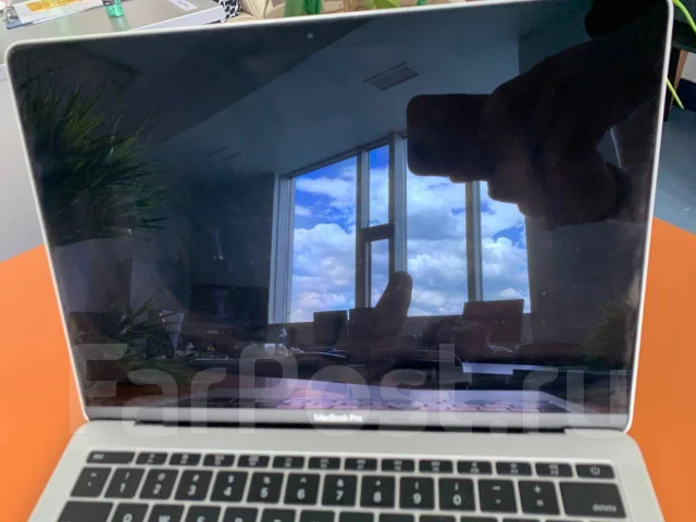 Apple MacBook Pro 13 2017 Mid. 13.3", 2,3����, ��� 8 ��, ���� 128���, WiFi: 1, Bluetooth: 1, ����������� �� 12��. ����