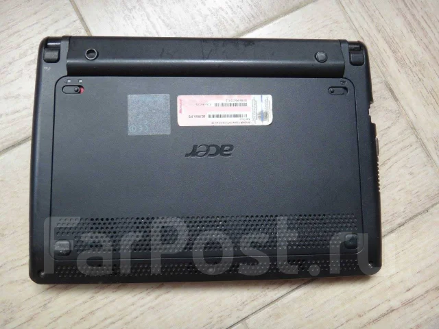 Acer Aspire One D270. 10.1", 1,6����, ��� 2048 ��, ���� 160���, WiFi: 1, ����������� �� 1��. ����
