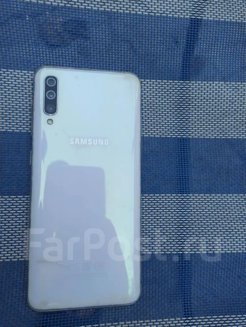 Samsung Galaxy A70. �/�, �����, 4G LTE, NFC ����