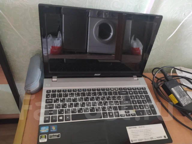 Acer Aspire V3-571G. 15.6", 2,5����, ��� 6 ��, ���� 500���, WiFi: 1, Bluetooth: 1, ����������� �� 1��. ����