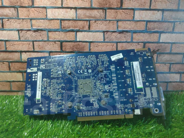 Radeon HD 6850 ����