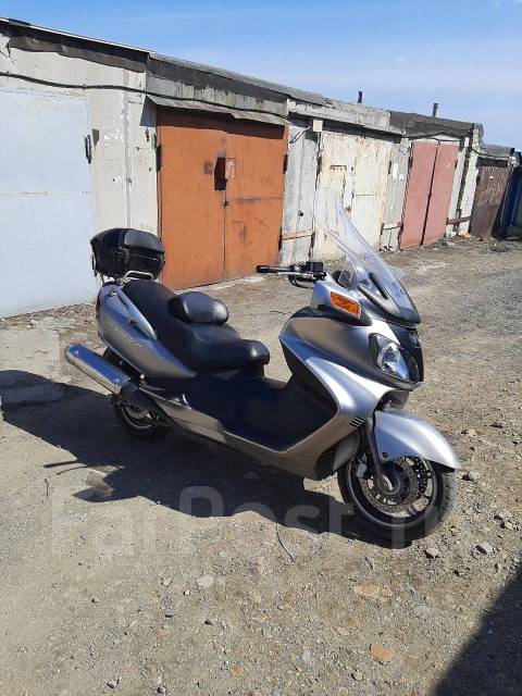 Skywave 650. Макси скутер suzuki burgman 650. Макси скутер 400-650 куб. Сузуки 650 кубов. Макси скутер спорт.