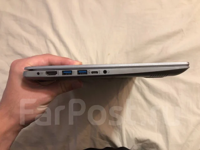Acer Swift 3. 14", 2,2����, ��� 4 ��, ���� 1 000���, WiFi: 1, Bluetooth: 1, ����������� �� 12��. ����