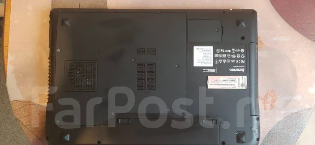 Lenovo IdeaPad Y570. 15.6", 2,4����, ��� 4 ��, ���� 500���, WiFi: 1, Bluetooth: 1, ����������� �� 1��. ����