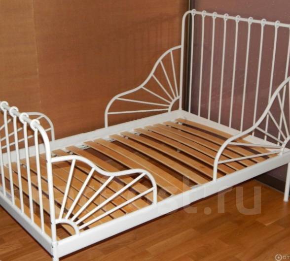 Кровать икея Миннен с матрацем, б/у, в наличии. Цена: 8 000₽ во ...
