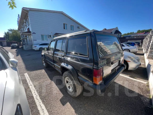 Jeep Cherokee ����