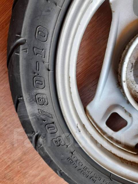 Шина с диском на мопед Suzuki 4т - Колеса и резина во Владивостоке