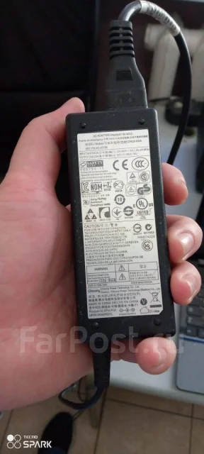 Samsung 300E5C. 15.6", 2,1����, ��� 6 ��, ���� 240���, WiFi: 1, Bluetooth: 1, ����������� �� 8��. ����