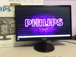 Philips. 19", ���������� �� (LCD, LED, QLED) ����