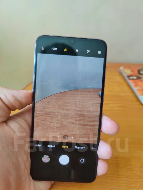 Xiaomi Mi9. �/�, �������, 4G LTE, Dual-SIM, NFC ����