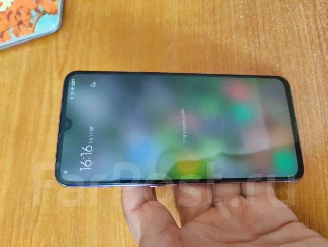 Xiaomi Mi9. �/�, �������, 4G LTE, Dual-SIM, NFC ����