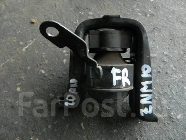 Подушка двигатель 1zz. Опора двигателя тойота королла 120. Опора двигателя правая тойота королла 120. Передняя опора двигателя тойота премио 240. Двигатель 3с тойота премио подушки двигателя.