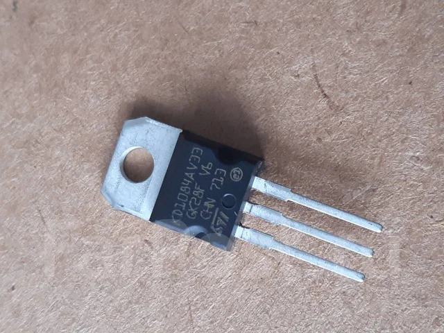 LT1085CT ����