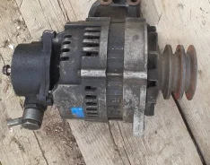 ��������� �� Isudzu ELF Hitachi LR250-502C ����