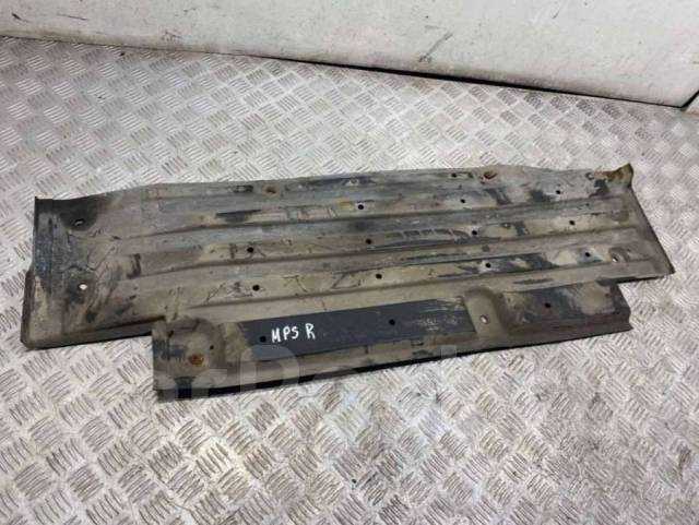 днище мазда 3