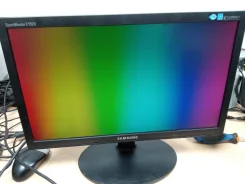 Samsung. 19", ���������� �� (LCD, LED, QLED) ����
