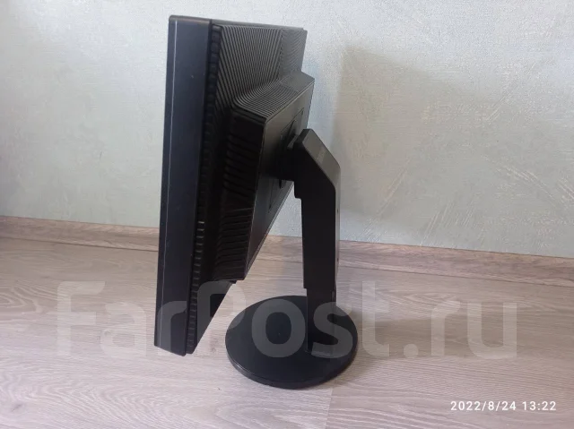 Samsung. 24", ���������� �� (LCD, LED, QLED) ����