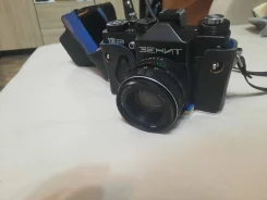 ����� ����