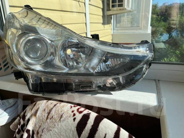 Продам фару Правую на Тойота приус альфа купить во Владивостоке по цене ...