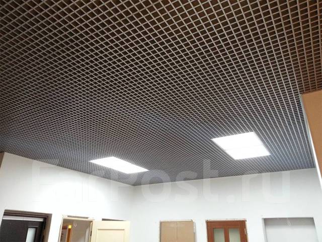 Монтаж потолков грильято и Армстронга во Владивостоке