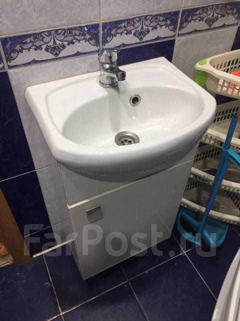 Умывальник на пьедестале - Сантехника и водоснабжение во Владивостоке