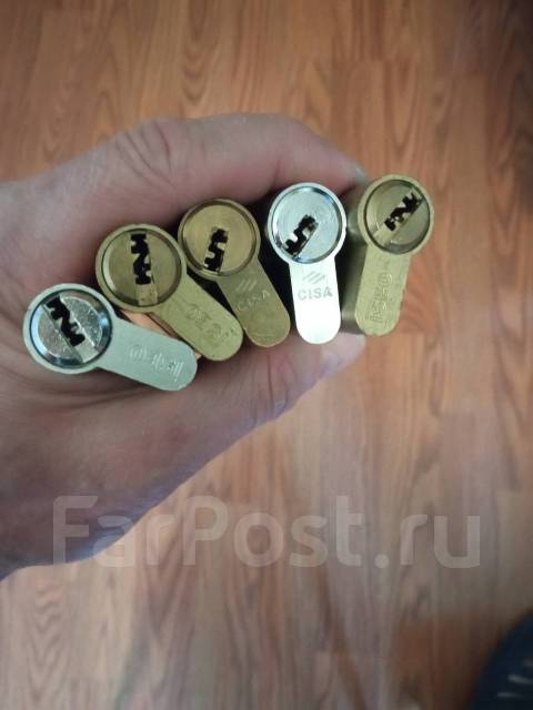 Вскрытие замков дверей. Заменить. ремонт. Открыть гараж, сейф квартира ...