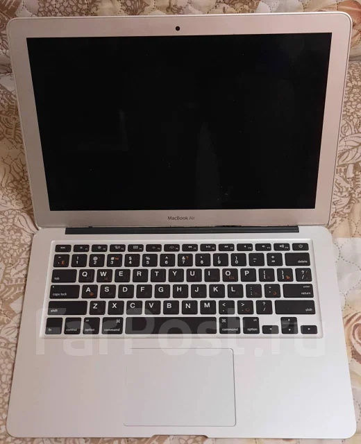 Apple MacBook Air 11. 13", 1,8����, ��� 4 ��, ���� 128���, WiFi: 1, Bluetooth: 1, ����������� �� 2��. ����