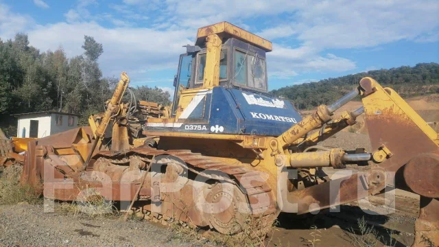 Komatsu D375A ����