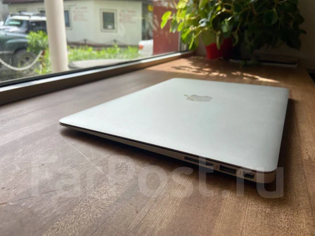 Apple MacBook Air 13 2017 Mid. 13", 1,8����, ��� 8 ��, ���� 128���, WiFi: 1, Bluetooth: 1 ����