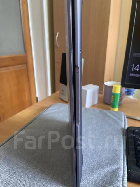 Huawei MateBook D 14. 14", 2,1����, ��� 8 ��, ���� 512���, WiFi: 1, Bluetooth: 1, ����������� �� 8��. ����
