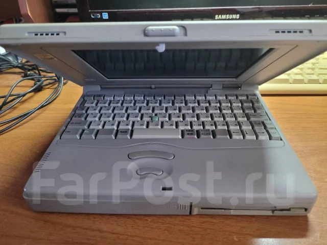 Toshiba Dynabook. 8", 75����, ��� 256 �� � ������, ���� 385��� ����