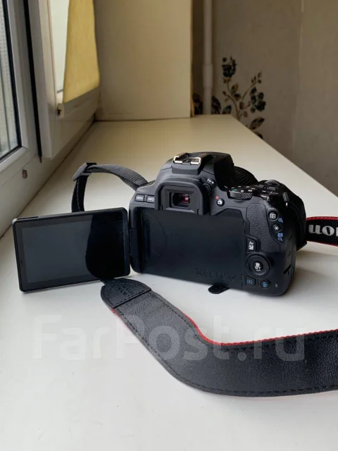 Canon EOS 250D ����