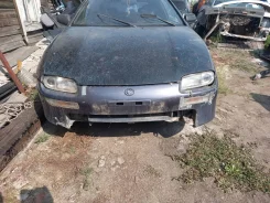 Mazda 323F ����